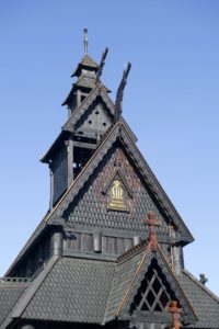 Дерев'яна церква Гол